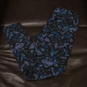 Lularoe blue feathers OS